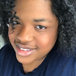 Meet your Posher, Vanessa